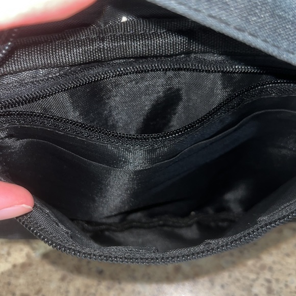 Black phany pack, only used a few times. Lots of space. - Picture 3 of 3